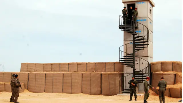 تیونس کے وزیر دفاع کا کہنا ہے کہ اس بیریئر کے دوسرے مرحلے میں جرمنی اور امریکہ کی مدد سے الیکٹرنک آلات لگائے جائیں گے