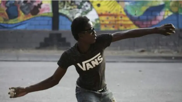 Shughuli ya kumchagua mrithi wa bwana Martelly ilihairishwa mwezi uliopita kutokana na hofu ya kutokea ghasia na kuwepo kwa udanganyifu.