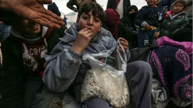 يرى مراقبون أن تركيا تحاول تسليط الضوء على معضلتها مع اللاجئين السوريين.