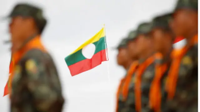 SSA တောင်ပိုင်းအဖွဲ့ရဲ့စစ်ရေးပြအခမ်းအနား