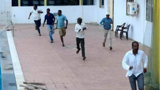 العديد من الأشخاص شاركوا في محاولة الإمساك بالفهد بعد دخوله المدرسة