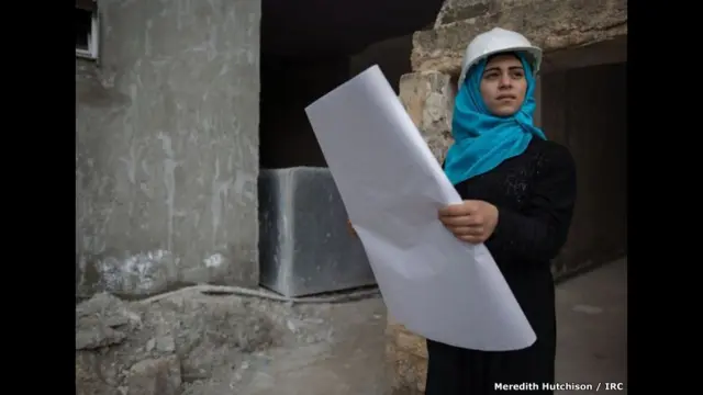 16 سالہ فاطمہ کہتی ہیں: میں ہمیشہ سے ماہر تعمیرات بننا چاہتی ہوں۔ جب میں چھوٹی تھی تو لوگ کہتے تھے کہ یہ کام خواتین کا نہیں ہے اور انھوں نے مجھے خواتین کے کام کی رغبت دلائی لیکن میں ہمیشہ لوگوں کے لیے خوبصورت مکانات تعمیر اور ڈیزائن کرنا چاہتی ہوں تاکہ لوگوں کو خوشی ہو۔