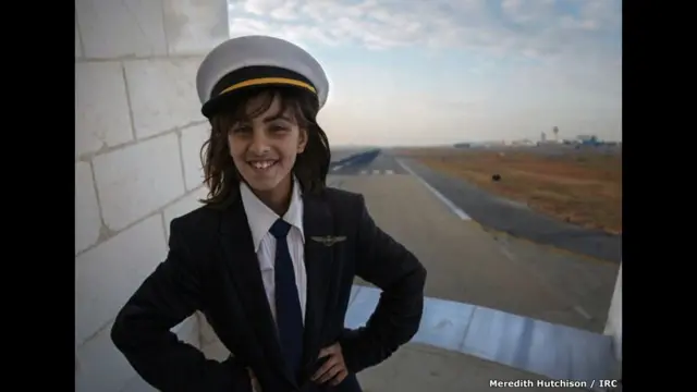 دس سالہ امانی خود کو پائلٹ کے طور پر دیکھتی ہیں۔ کہتی ہیں: مجھے طیارے بہت پسند ہیں۔ اس وقت سے پسند ہے جب میں کبھی طیارے پر سوار بھی نہیں ہوئی تھی۔ مجھے معلوم تھا کہ مجھے پائلٹ بننا ہے۔ پرواز کرنا دلچسپ اور مہم جو کام ہے۔جب میں چھوٹی تھی تو میرے بھائی کہتے تھے کہ لڑکیا پائلٹ نہیں بن سکتیں لیکن مجھے اندر سے یقین تھا کہ میں یہی بنوں گی۔