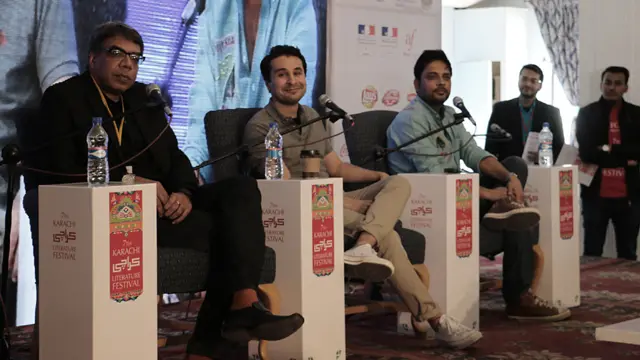 اس ادبی میلے میں پہلی بار سٹینڈ اپ کامیڈی کے لیے بھارت سے خصوصی طور پر مدعو کیے گئے سنجے راجورا، پاکستانی سٹینڈ اپ کامیڈین سعد ہارون اور پاکستان کے نامور ناقد ندیم ایف پراچہ نے لوگوں کو اپنے دلچسپ جملوں سے خوب محظوظ کیا۔