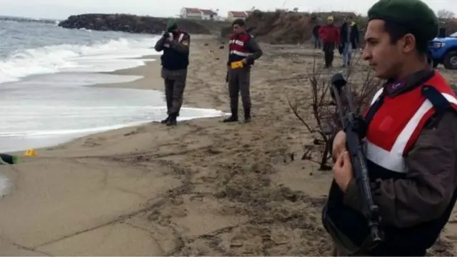 တူရကီဘက်ခြမ်း ပုံပါ ကမ်းခြေနေရာကနေ စတင် ထွက်ခွာခဲ့တဲ့ ရွှေ့ပြောင်းသူ ရာပေါင်းများစွာ သေဆုံးခဲ့ပြီးဖြစ်။