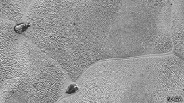 Agua helada en Plutón