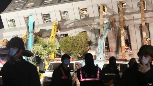 维冠金龙大楼现场