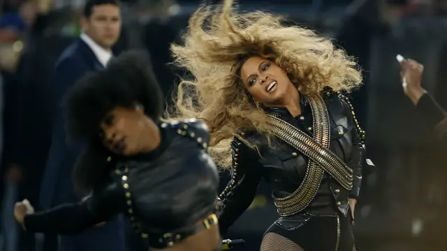 Beyoncé con bandoleras