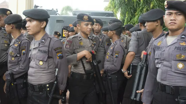 Sidang di Pengadilan Negeri Cilacap mendapat penjagaan ketat polisi.
