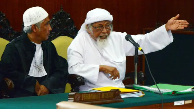 Abu Bakar Ba'asyir mengaku mengirimkan uang sekitar Rp50 juta untuk pelatihan senjata di Aceh.