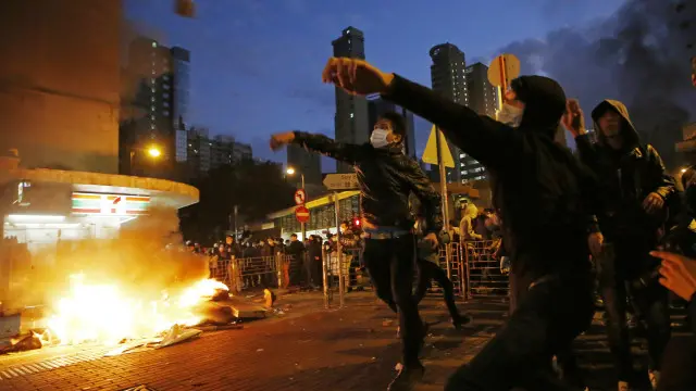 အဓိကရုဏ်းမှာ ရာနဲ့ချီ ပါဝင်ခဲ့ကြ။