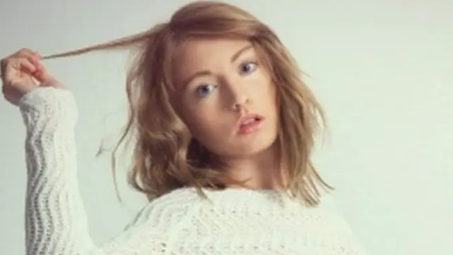 20 سالہ کلوور پٹیلا ڈیٹنگ ایپلی کیشز استعمال کرتی ہیں