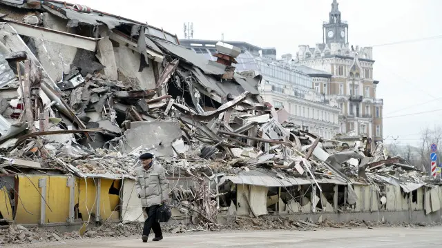 Москвичи в прошлый раз, когда сносили торговые палатки, отнеслись к этому вполне равнодушно