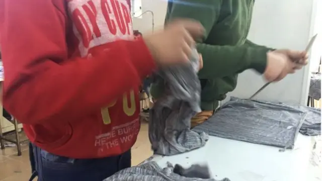 qanunsuz işləyən Suriya uşaqları