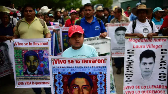 Protesta por los estudiantes de Ayotzinapa