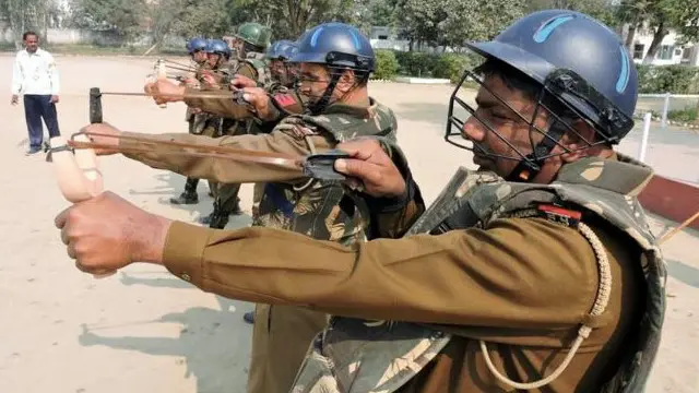 Ketapel itu digunakan untuk membubarkan unjuk rasa yang diwarnai kekerasan.