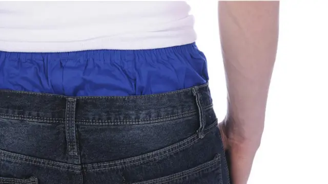 Сотрудники, которые одеваются слишком вольно, могут создать проблемы для компаний, приверженных принципам профессиональной культуры поведения на рабочем месте