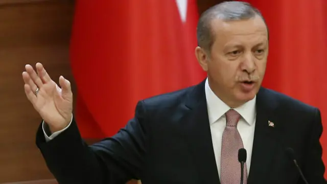 Cənab Erdoğan 30 min suriyalını Türkiyə ilə sərhəddə saxladığına görə təzyiqlərlə üzləşib
