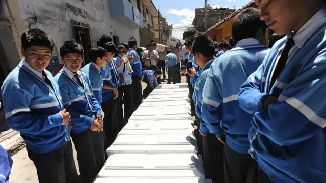 Estudiantes peruanos