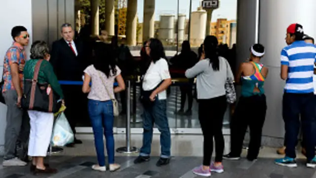 Centro comercial cerrado en Caracas
