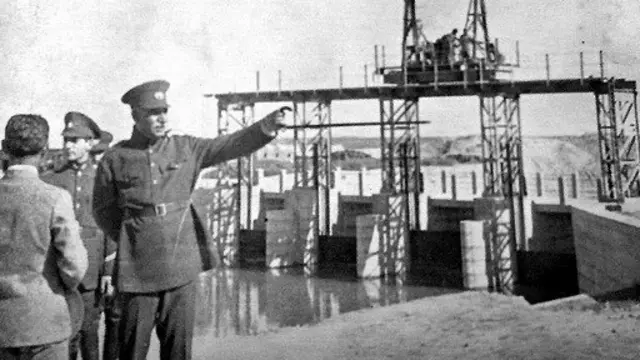 رضا شاه مسیر تحقق برخی از آرمانهای اقتصادی نهضت مشروطه را با هزینه سیاسی سنگینی برای مردم دنبال کرد