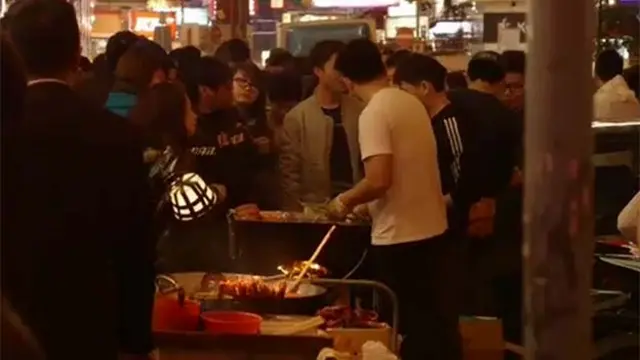 香港旺角路邊小吃攤