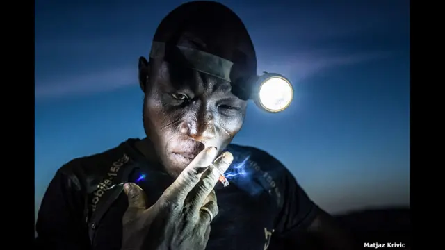 Digging the Future karya Matjaz Krivic