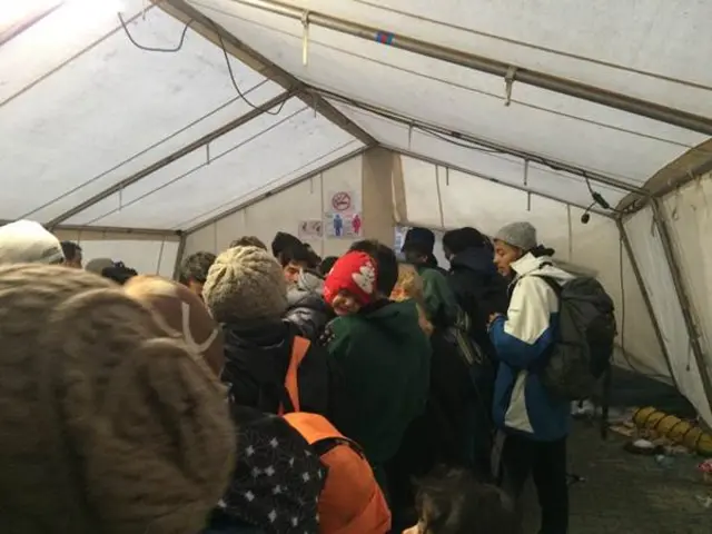 د اطریش او جرمني پرپوله د هرکلي په یوې خیمې کې پلټنه