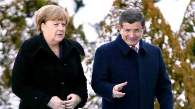 Başbakan Ahmet Davutoğlu, Almanya Başbakanı Angela Merkel ile. 