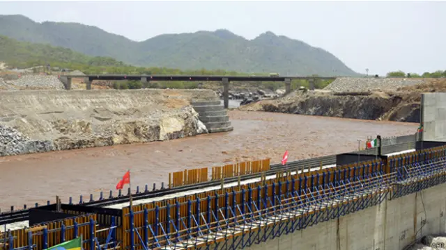 يقع سد النهضة على بعد 20 كيلومترا من الحدود السودانية