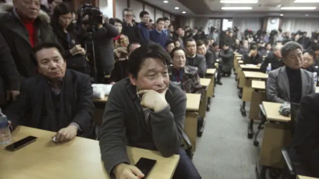 به کارکنان کره جنوبی دستور داده شد با وسایل شخصی خود این پارک را ترک کنند