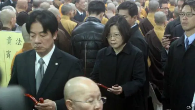 台南市長賴清德（左）與新總統蔡英文