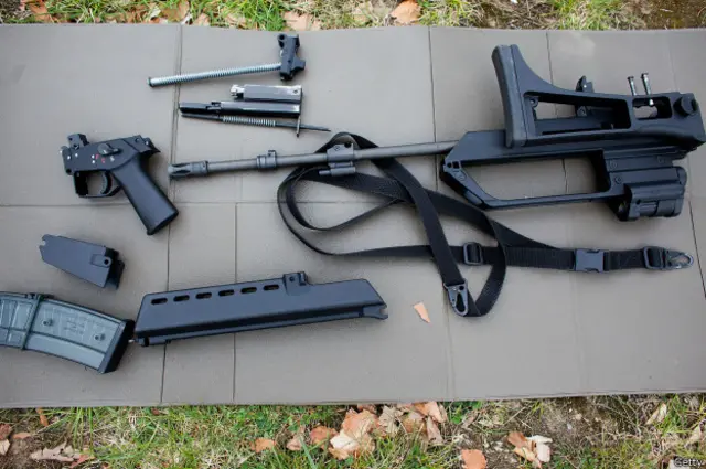 El arma, de calibre 5,56 milímetros, es apreciada por su precisión.