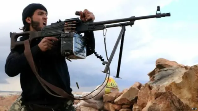 Suriye'de beş yıl önce başlayan çatışmalarda buıgüne kadar yaklaşık 270 binden fazla kişi yaşamını yitirdi. 