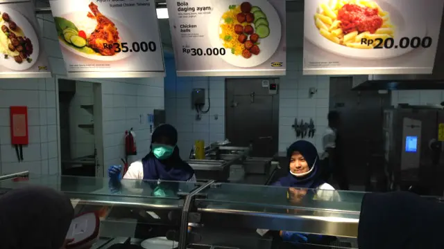 Pihak IKEA Indonesia menambahkan bahwa amar putusan Mahkamah Agung pada 2015 lalu menyebutkan mengenai penghapusan merek dagang IKEA pada dua jenis barang, tapi tidak disebutkan bahwa merk IKEA dialihkan ke pihak lain. 