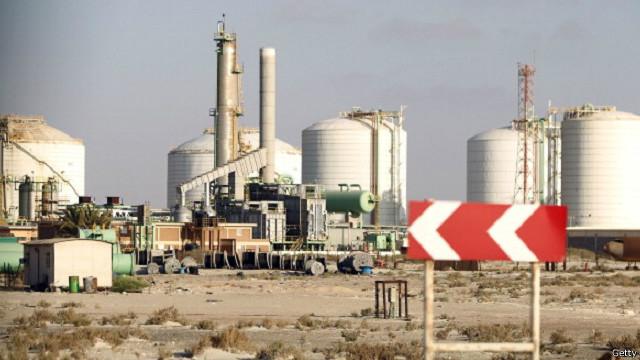 يستهدف التنظيم المنشآت النفطية الليبية من خلال محاولات التوسع شرقا