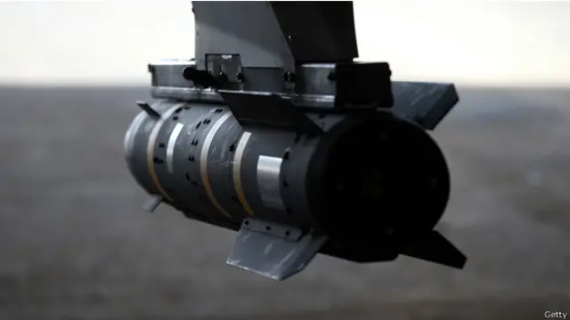 صاروخ (هلفاير) يستخدم لضرب الاهداف الارضية