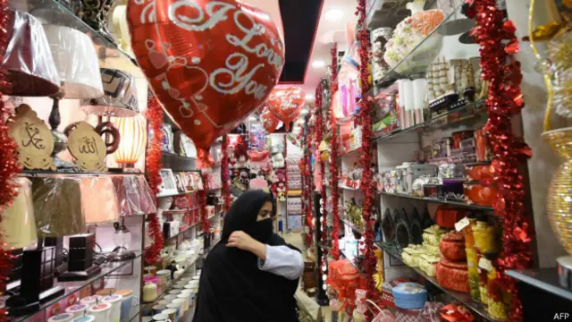 近年来,情人节在巴基斯坦的很多城市里都很盛行。