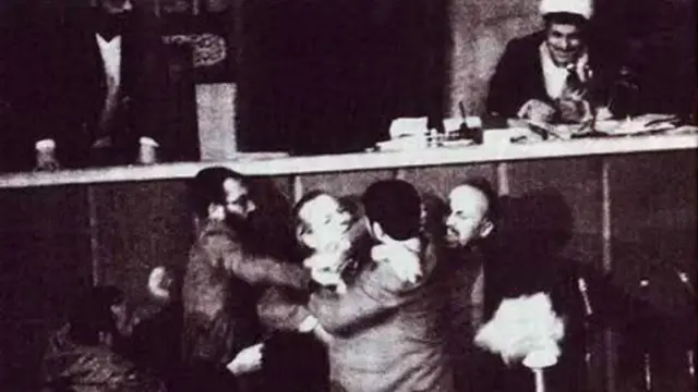 حمله به علیاکبر معینفر نماینده تهران