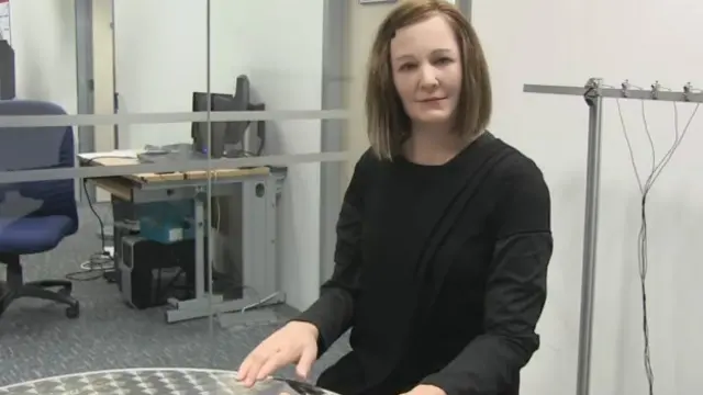 نادین مسئول پذیرش دانشگاه تکنولوژی نیانگ در سنگاپور