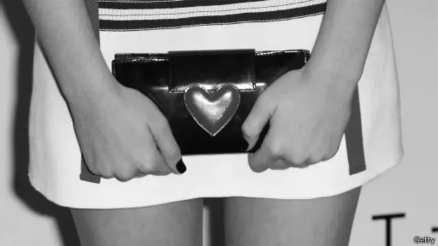 'ඒ සඳහා ප්‍රධාන වශයෙන් හේතු වී තිබෙනවා සිත රිදවීම, බලාපොරොත්තු සුන් වීම වැනි කරනා ගලපා ගත් කළ සිය දිවි නසා ගැනීමේ ප්‍රවණතාව වැඩි වී තිබෙනවා. අවාසනාවකට ඒක අවුරුදු විසිපහට අඩු තරුණියන්ටත් වෙලා තිබෙනව'