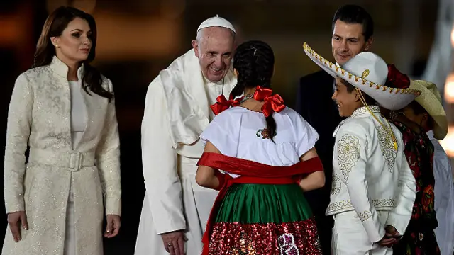 Recibimiento de niños mexicanos a Francisco