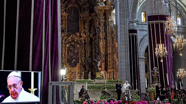 Francisco en la catedral mexicana