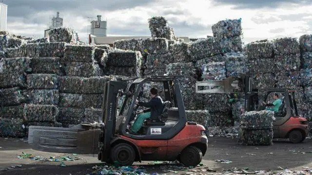 প্লাস্টিক বর্জ্য 