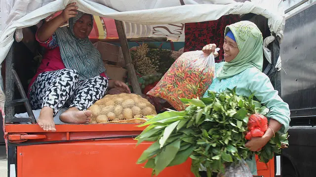 Mayoritas harga bahan makanan naik karena banjir melanda sejumlah daerah di Indonesia.