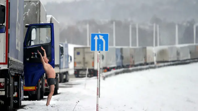 Активісти готові знову блокувати фури