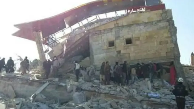 Bệnh viện bị đổ sập sau khi bị bốn hỏa tiễn liên tiếp nhắm bắn