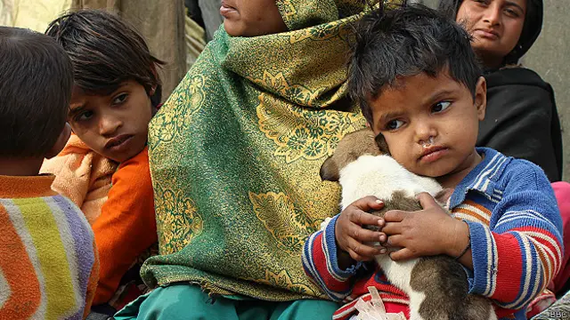 कैराना कैंप में दंगा पीड़ित