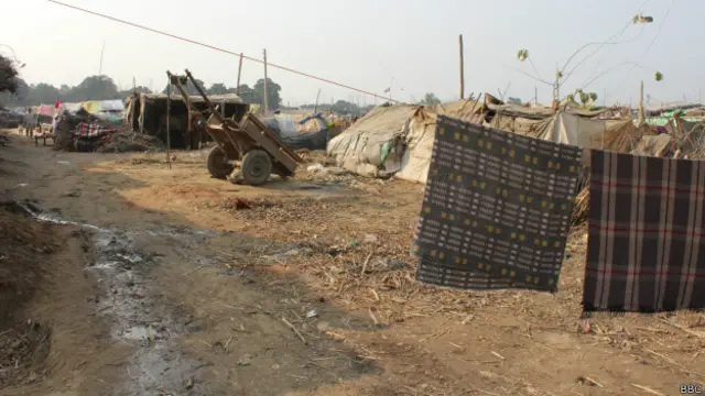 कैराना कैंप में दंगा पीड़ित