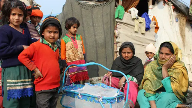 कैराना कैंप में दंगा पीड़ित